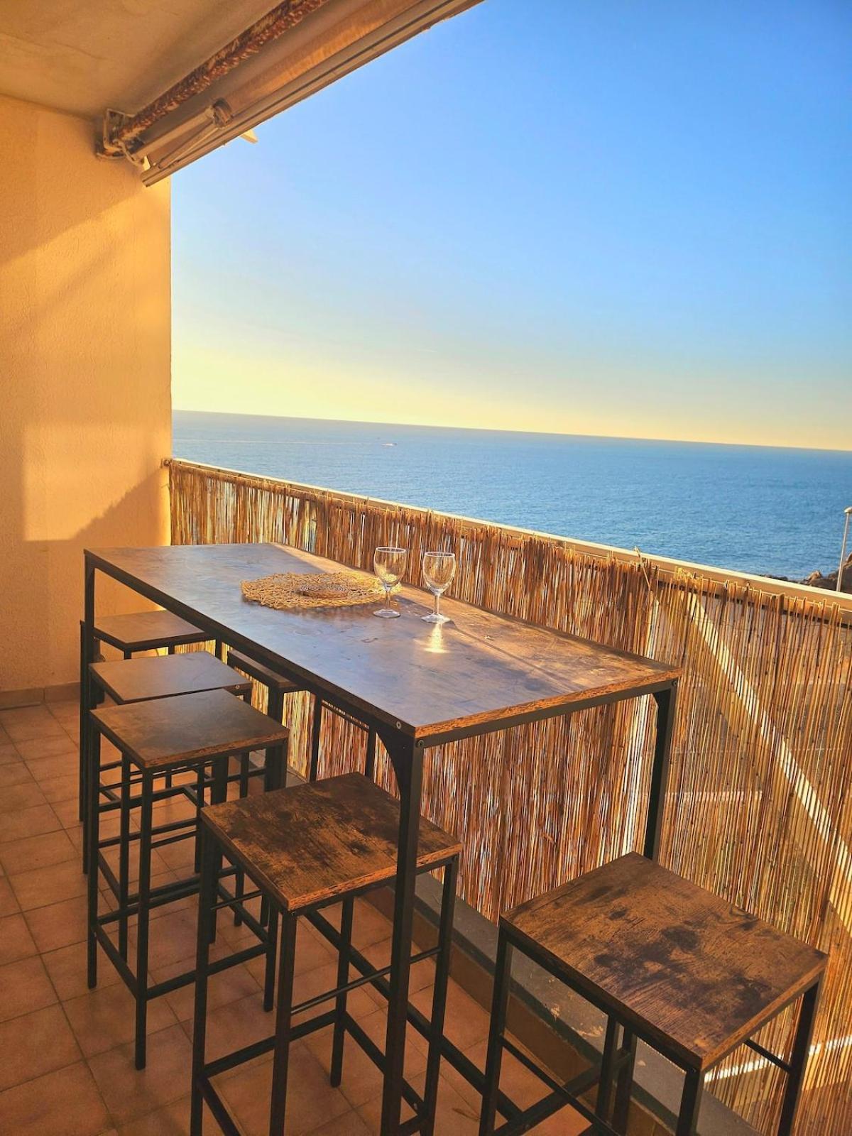 Appartement Le Marty 46, Jolie Deco, Vue Mer, Climatisation, Parking Prive, Piscine Sète